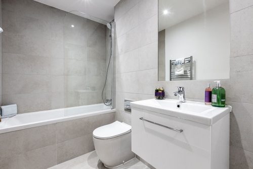 139-Sanderstead-Road-31F8-bathroom